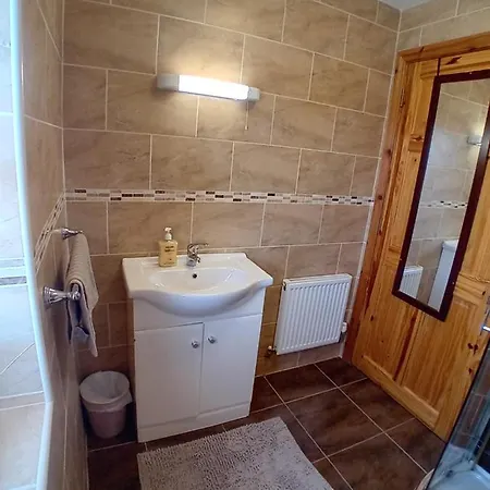 شقة The Red Door Townhouse