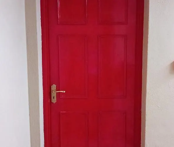 The Red Door Townhouse 奥达拉